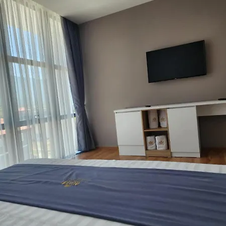 Imperador Palace Restorant Отель Peshkopi