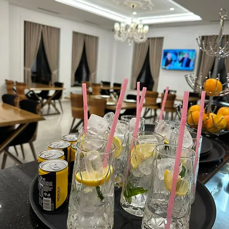 Imperador Palace Restorant Отель Peshkopi